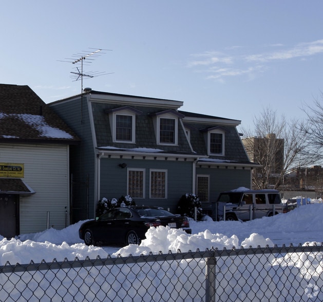222 Chestnut St, Providence, RI à louer - Photo du bâtiment - Image 3 de 3