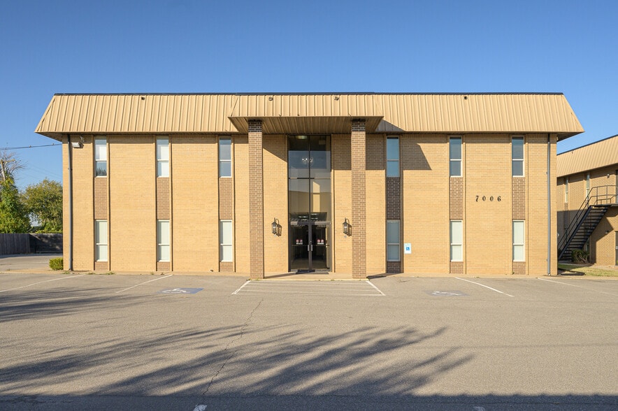 7006 NW 63rd St, Bethany, OK for sale - Primary Photo - Image 1 of 9