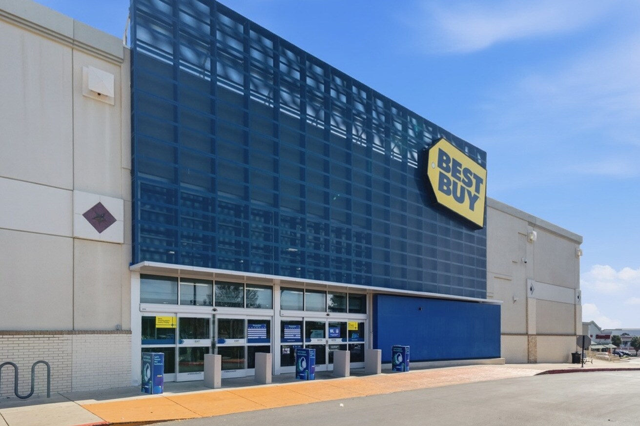 125 NW Loop 410, San Antonio, TX for lease Primary Photo- Image 1 of 7