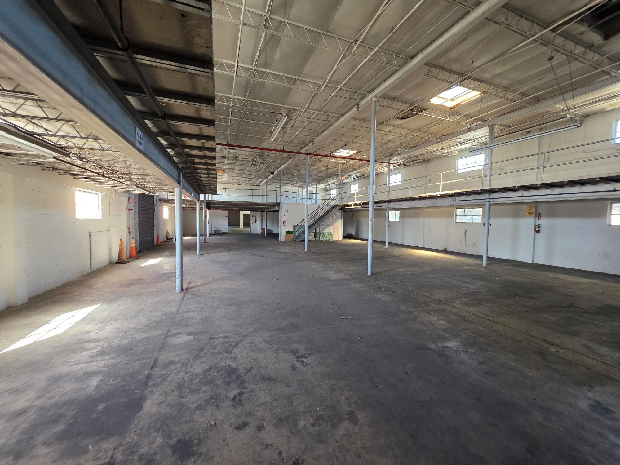 3520 NW 46th St, Miami, FL for lease Interior Photo- Image 1 of 2