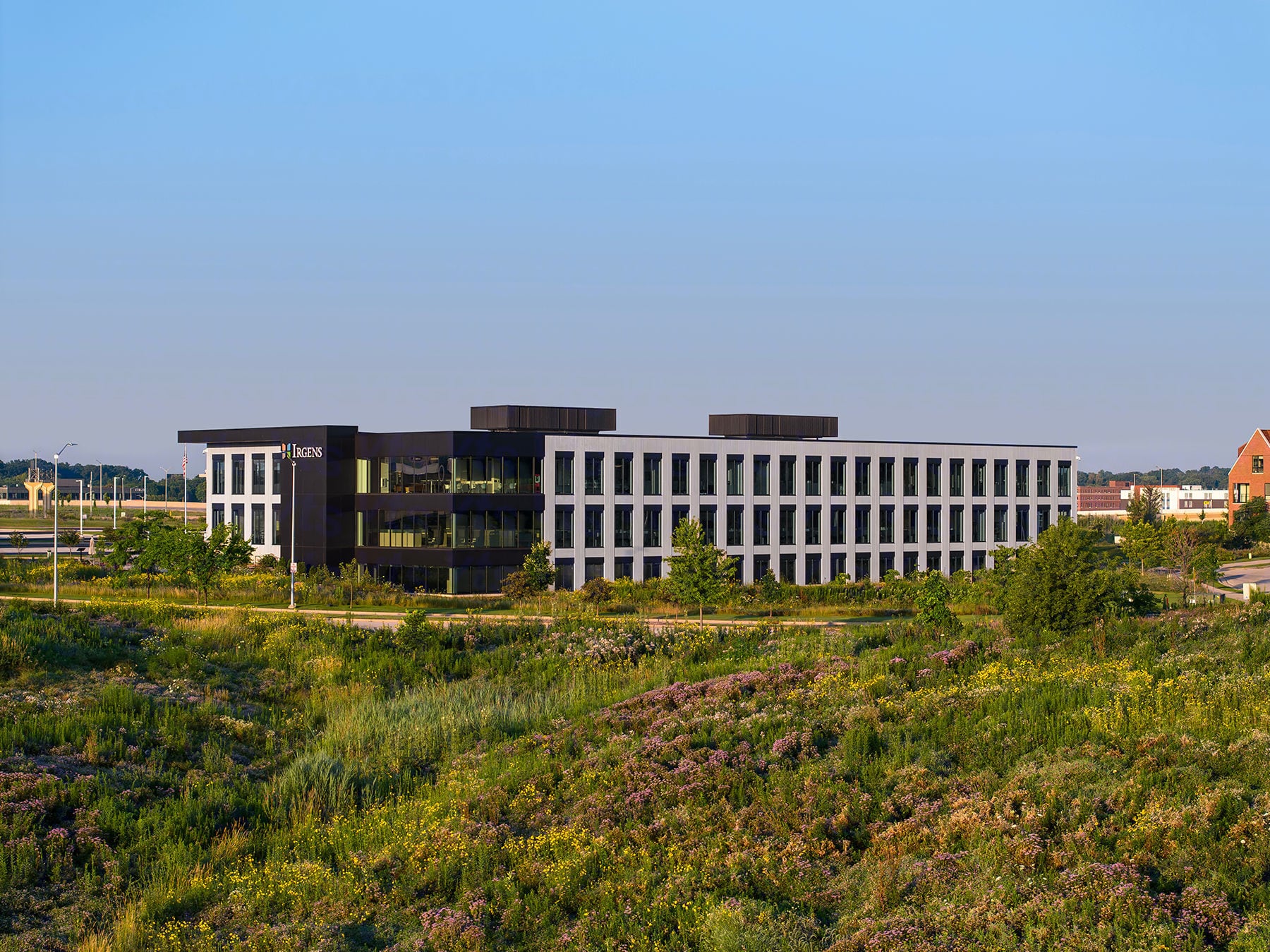 1401 Discovery Pky, Milwaukee, WI for lease Primary Photo- Image 1 of 32