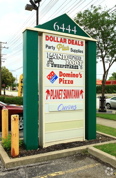 6444 Pearl Rd, Parma Heights, OH à louer - Photo du bâtiment - Image 2 de 3