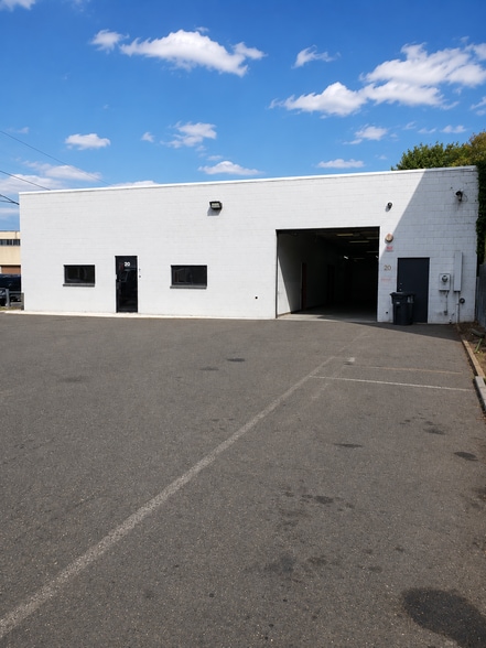 20 Crescent St, Stamford, CT for sale - Building Photo - Image 1 of 12