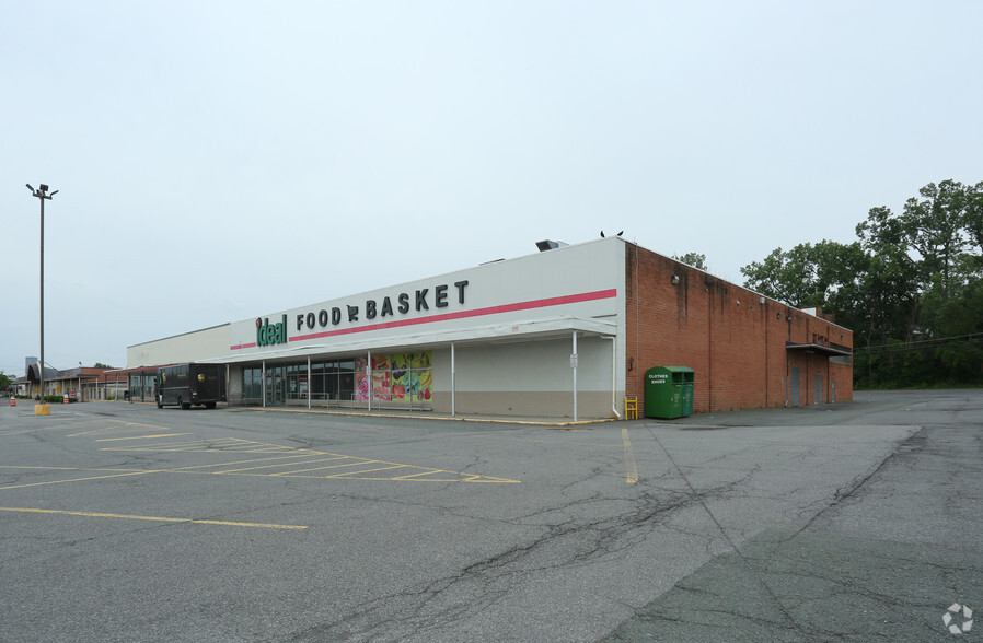 90 Broadway, Menands, NY à vendre - Photo principale - Image 1 de 1