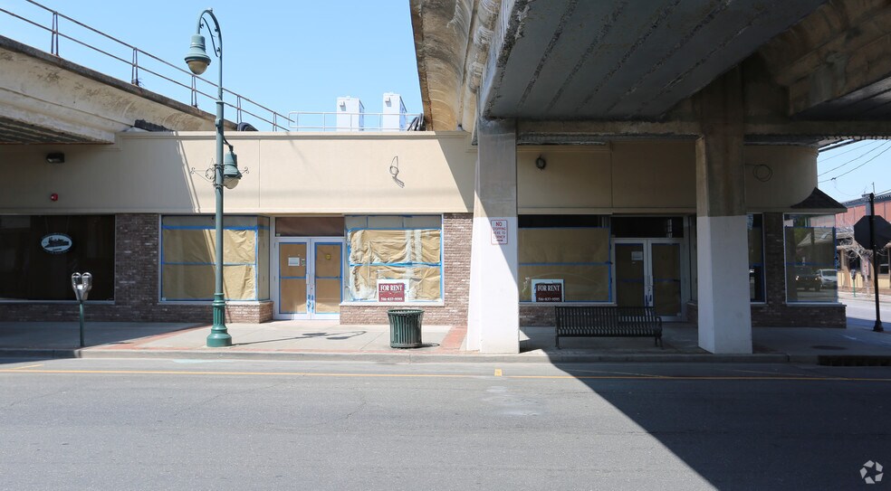 45 Atlantic Ave, Lynbrook, NY à louer - Photo du bâtiment - Image 2 de 2