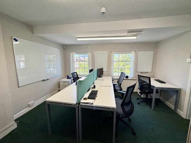 215 Stratford Rd, Solihull à vendre - Photo intérieure - Image 2 de 11