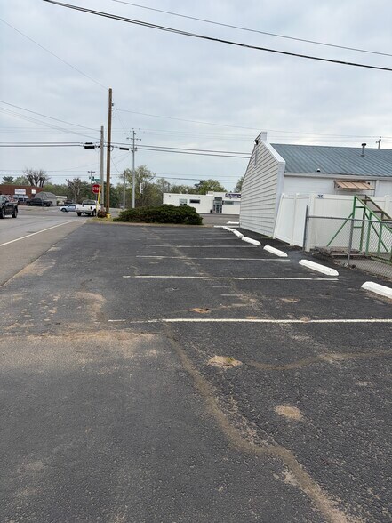1161 NW Broad St, Murfreesboro, TN à louer - Photo du bâtiment - Image 3 de 16