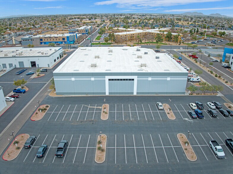 4587 W McDowell Rd, Phoenix, AZ à louer - Photo du bâtiment - Image 2 de 8