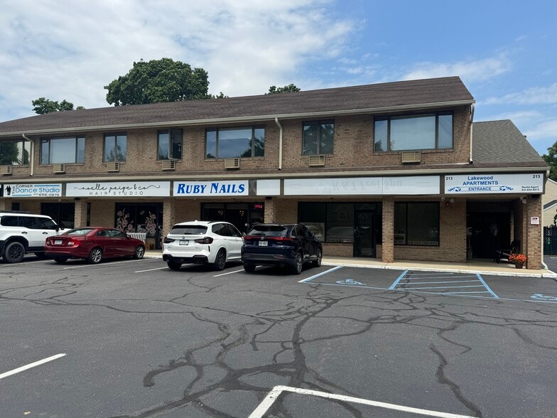 213 Lake Ave, Saint James, NY for lease - Building Photo - Image 3 of 17