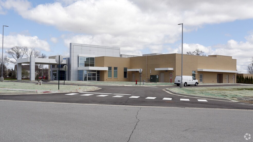 597 Pit Rd, Brownsburg, IN à vendre - Photo du bâtiment - Image 2 de 4