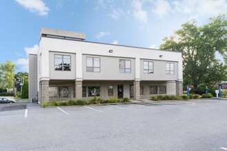 105 Sockanosset Cross Rd, Cranston, RI for lease Building Photo- Image 1 of 3