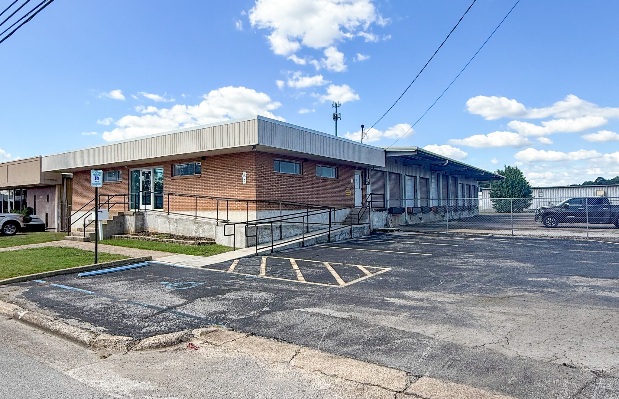 1313 Putman Dr NW, Huntsville, AL for lease Building Photo- Image 1 of 9