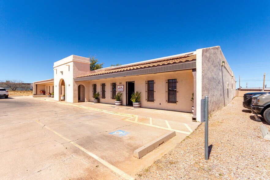 633-705 E Wilcox Dr, Sierra Vista, AZ à louer - Photo du bâtiment - Image 2 de 6