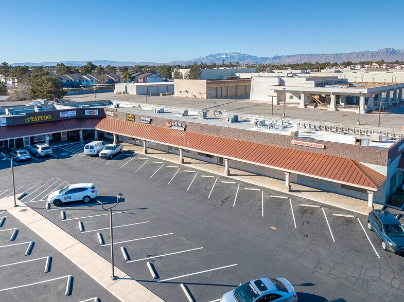 4601 W Sahara Ave, Las Vegas, NV à louer - Photo du bâtiment - Image 3 de 6