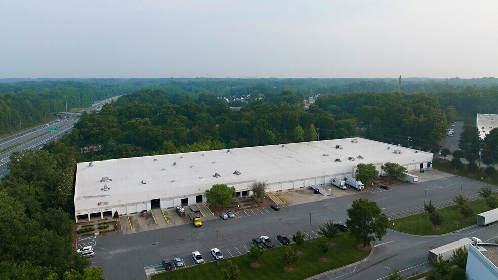 2700 N Hutchison-McDonald, Charlotte, NC à louer - Photo du bâtiment - Image 3 de 10