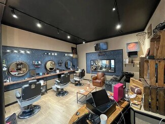 Plus de détails pour Commerce de détail à louer