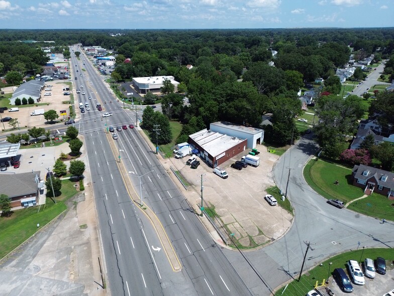 9958-9964 Jefferson Ave, Newport News, VA for sale - Building Photo - Image 2 of 6