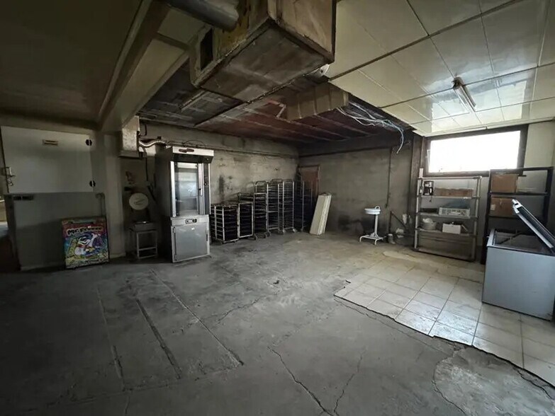 Retail in Toulouse for lease - Interior Photo - Image 3 of 4