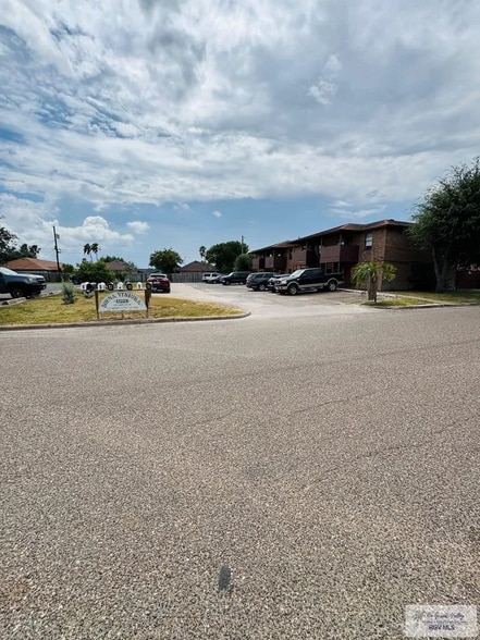 806 N 27th St, Harlingen, TX for sale - Building Photo - Image 3 of 17