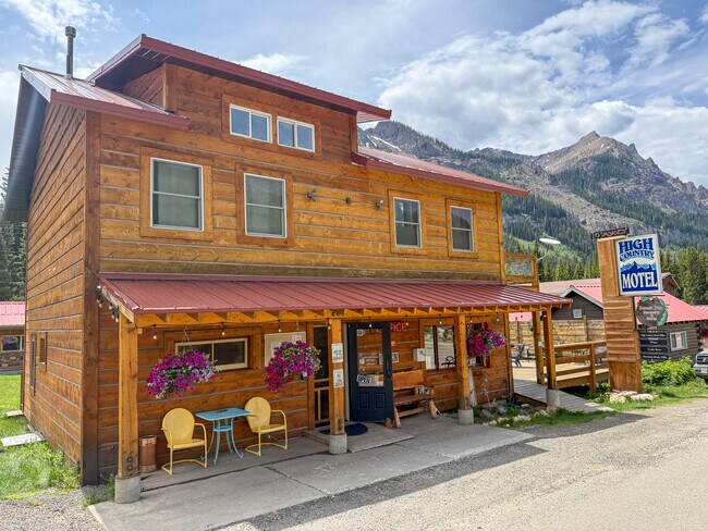 More details for 113 Main St W, Cooke City, MT - Hospitality for Sale