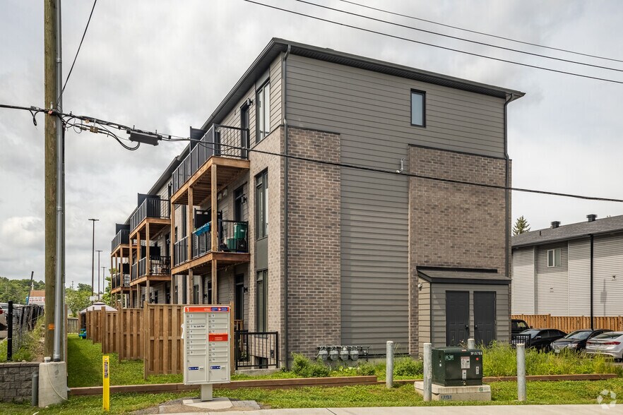 1258-1260 Marenger St, Orleans, ON à vendre - Photo du bâtiment - Image 3 de 3