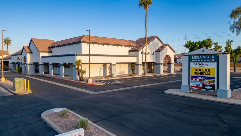 330 E Brown Rd, Mesa, AZ à louer - Photo du bâtiment - Image 3 de 9