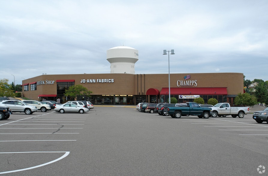 1501-1635 Plymouth Rd, Hopkins, MN for lease - Building Photo - Image 1 of 12