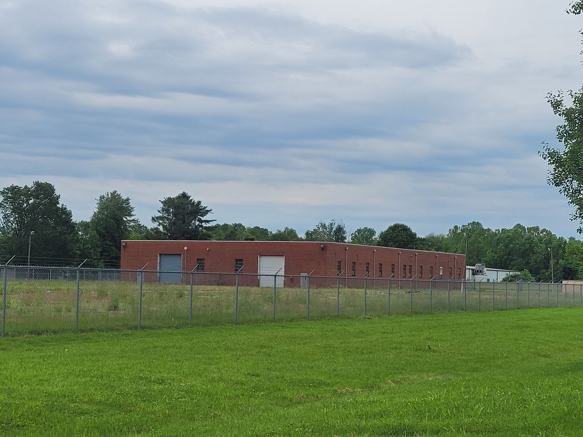 729 Fairground Rd, Point Pleasant, WV for sale Primary Photo- Image 1 of 2