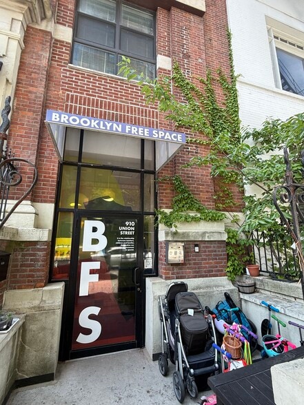 910 Union St, Brooklyn, NY à vendre - Photo du bâtiment - Image 3 de 11