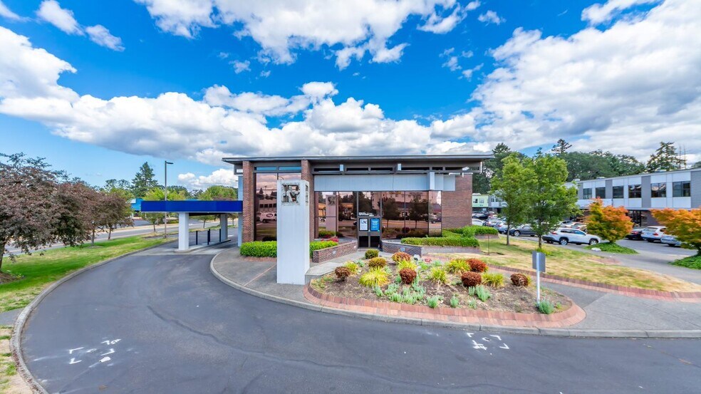 8801 S Tacoma Way, Tacoma, WA à vendre - Photo du bâtiment - Image 2 de 9