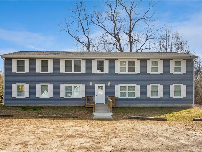 Plus de détails pour 6704 Cedar Lake Dr, Gloucester, VA - Multi-résidentiel à vendre