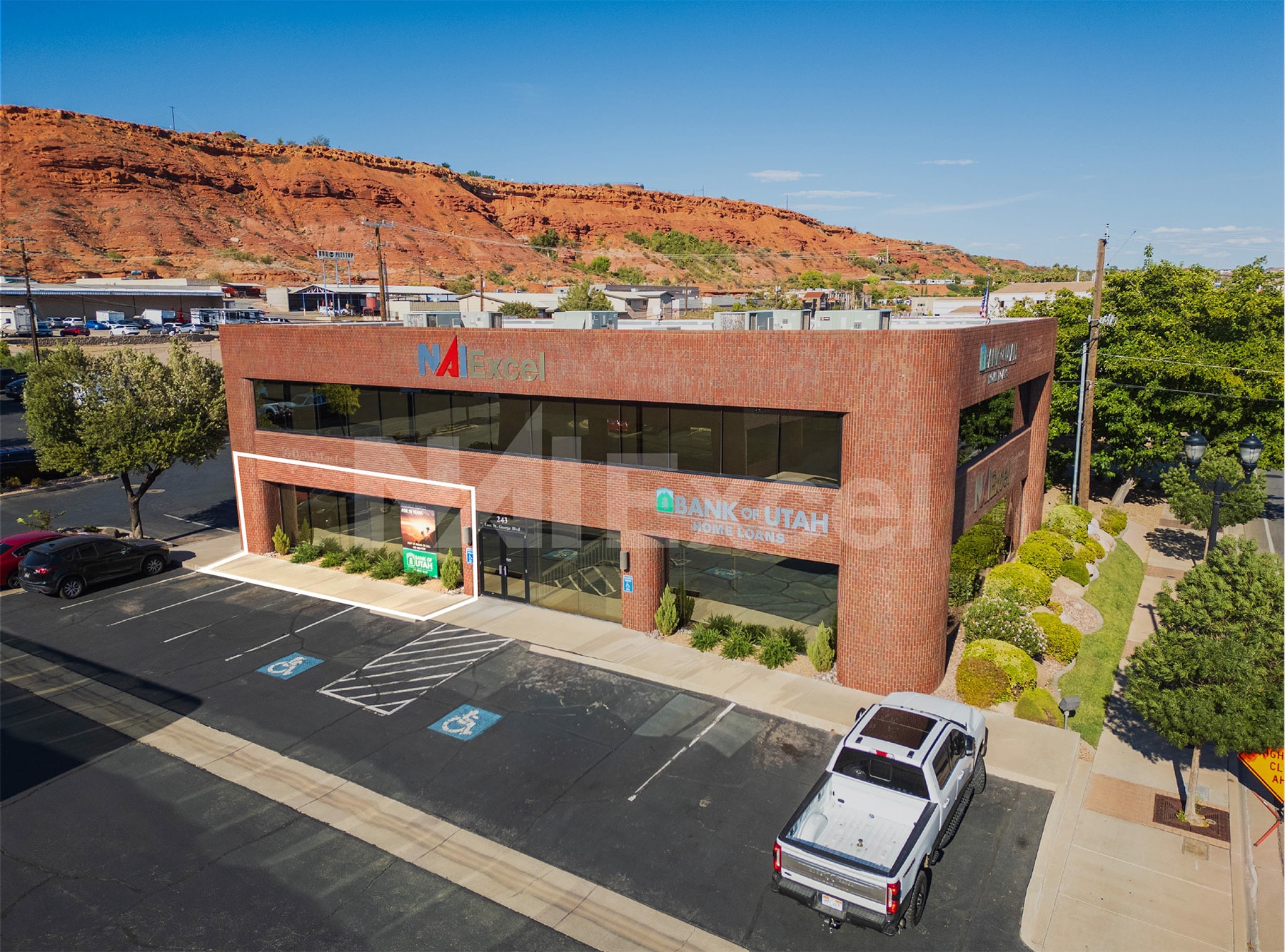 243 E St George Blvd, Saint George, UT for lease Building Photo- Image 1 of 9