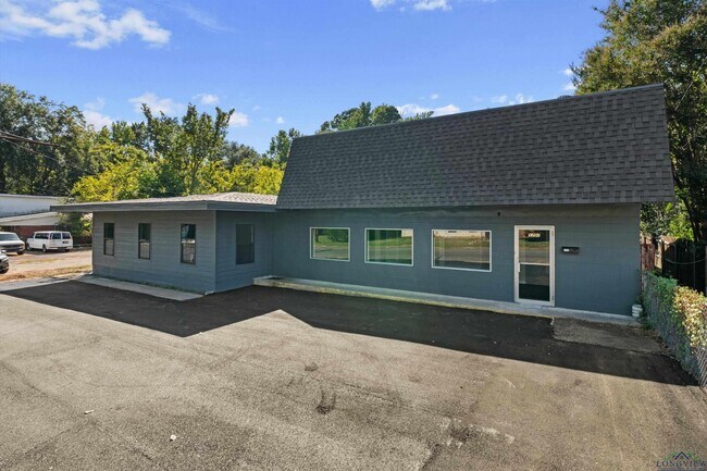 More details for 1709 Bomar St, Marshall, TX - Office for Sale