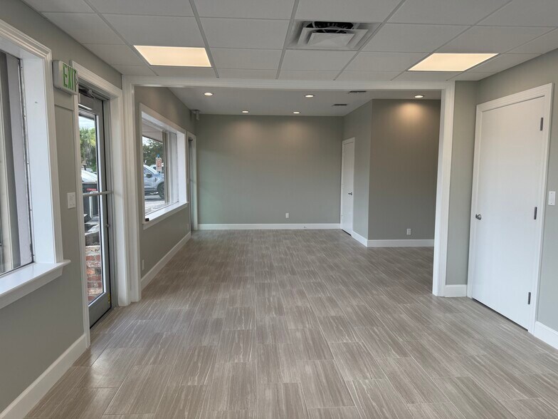 144 Jupiter St, Jupiter, FL à louer - Photo du bâtiment - Image 2 de 8