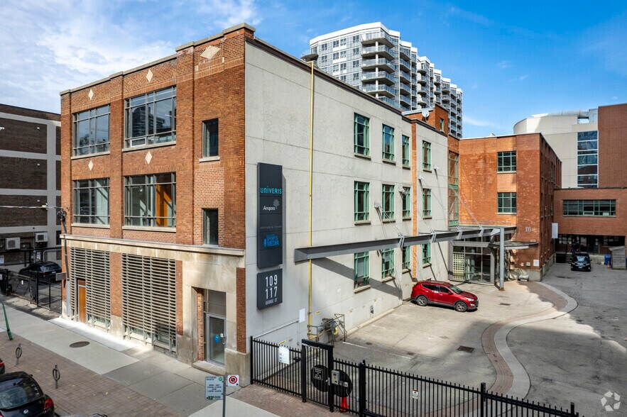 109-117 George St, Toronto, ON à louer - Photo du bâtiment - Image 3 de 6