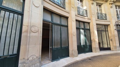 7-9 Place Des Ternes, Paris à louer Photo intérieure- Image 2 de 3
