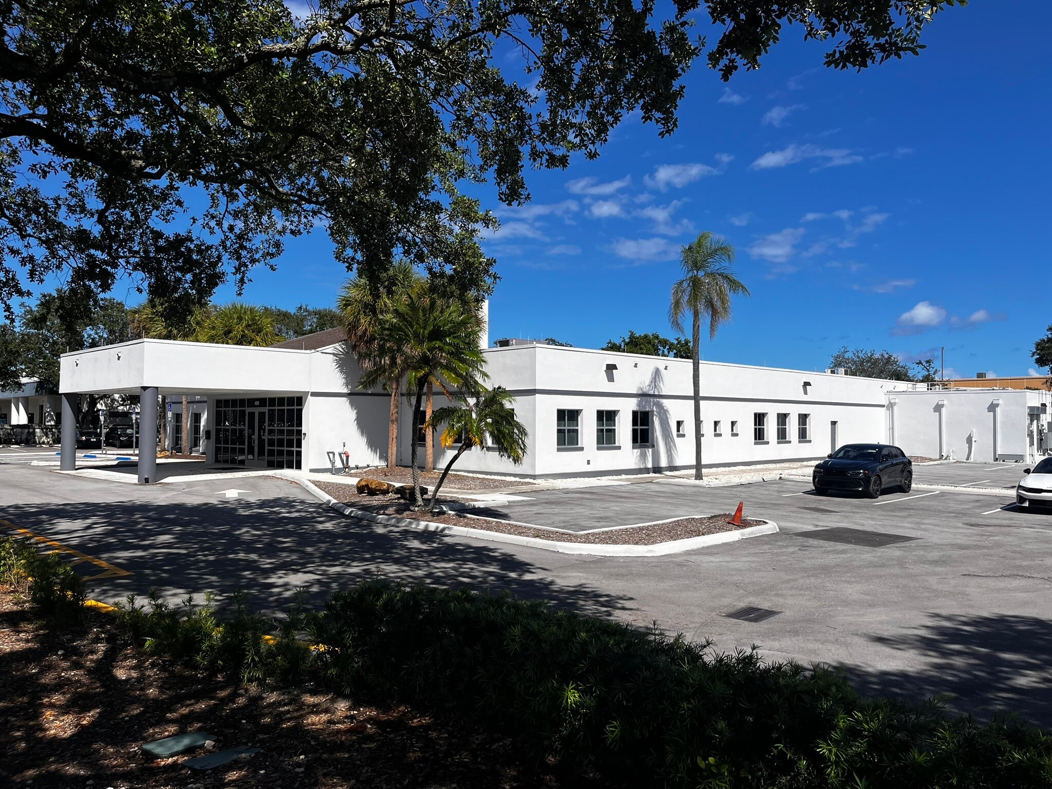 4650 N Dixie Hwy, Oakland Park, FL à louer Photo principale- Image 1 de 10