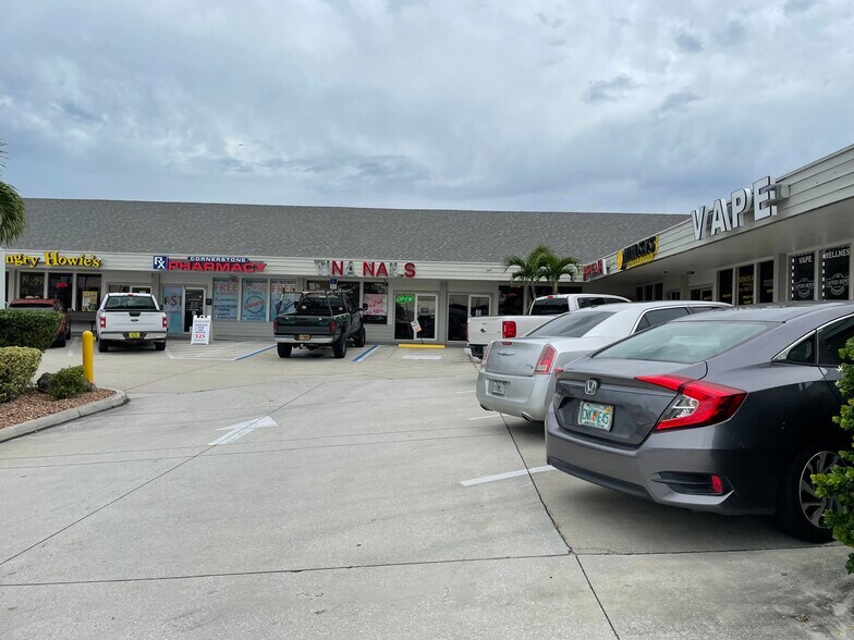 1720 S McCall Rd, Englewood, FL à louer - Photo du bâtiment - Image 2 de 11