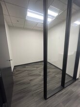 425 S Financial Pl, Chicago, IL for lease Building Photo- Image 2 of 3