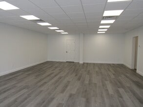 123 Grand St, Croton-on-Hudson, NY for lease Interior Photo- Image 2 of 11