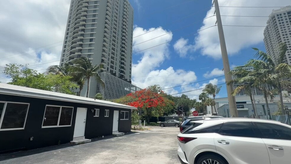 503 SW 2nd Ave, Fort Lauderdale, FL for lease - Commercial Listing Video - Image 2 of 9