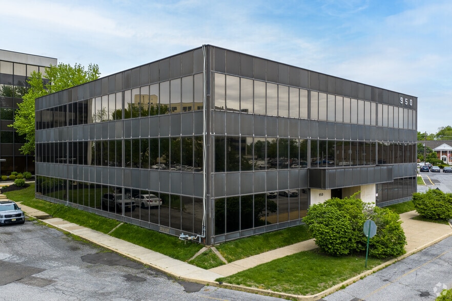 950 N Kings Hwy, Cherry Hill, NJ à louer - Photo du bâtiment - Image 3 de 14