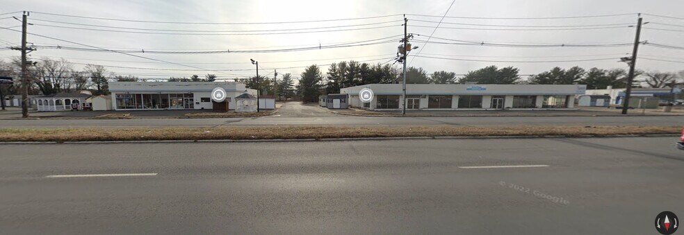 Former Auto Dealership Properties portefeuille de 2 propriétés à vendre sur LoopNet.ca - Photo du bâtiment - Image 3 de 4