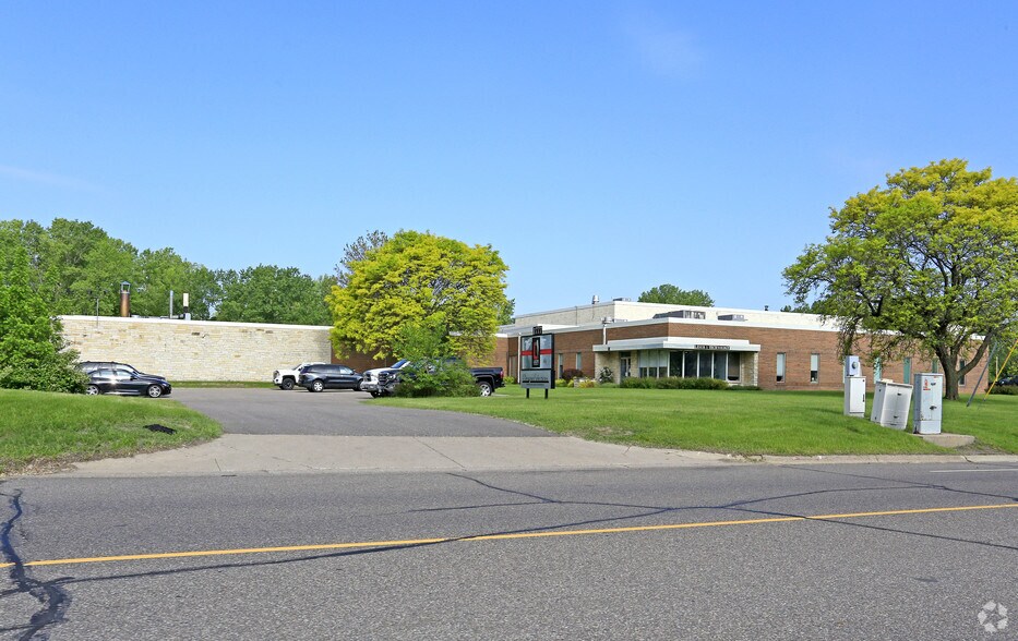 1777 Oakdale Ave, West Saint Paul, MN for lease - Building Photo - Image 2 of 2