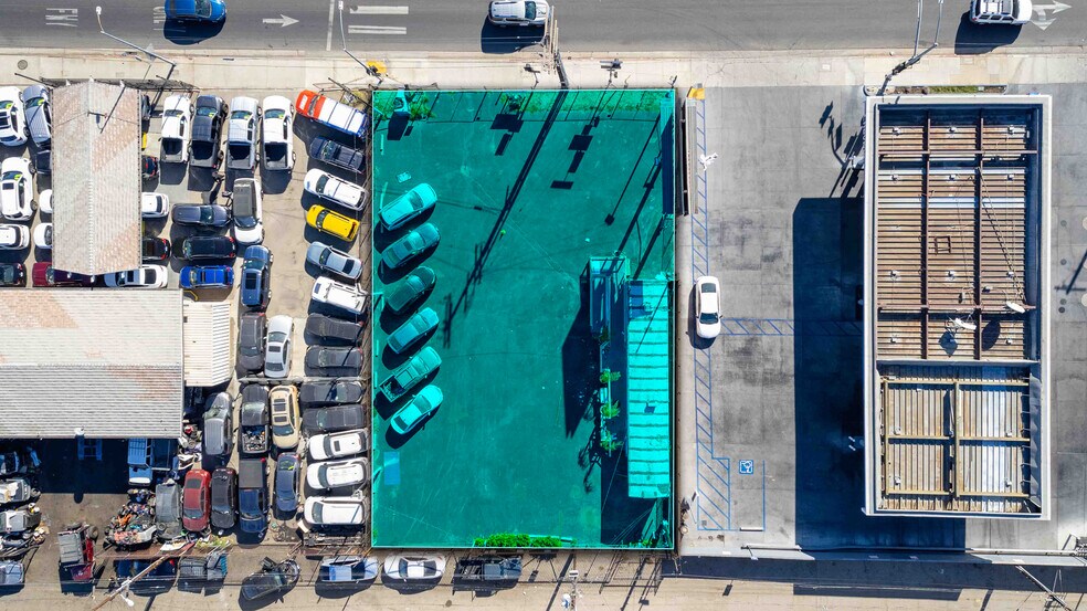 13243 Osborne St, Arleta, CA à louer - Photo du bâtiment - Image 3 de 46