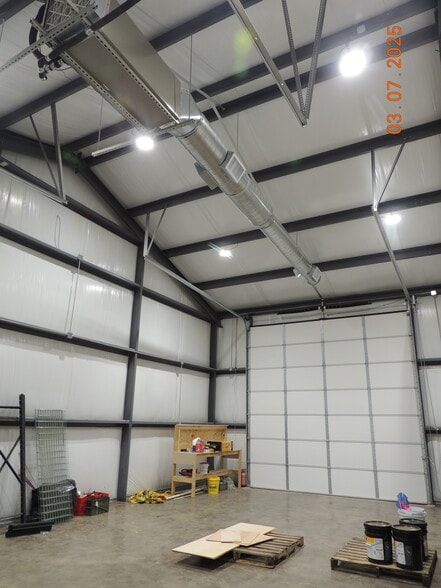 2305 Wade Cir S, Conroe, TX for sale - Building Photo - Image 3 of 6