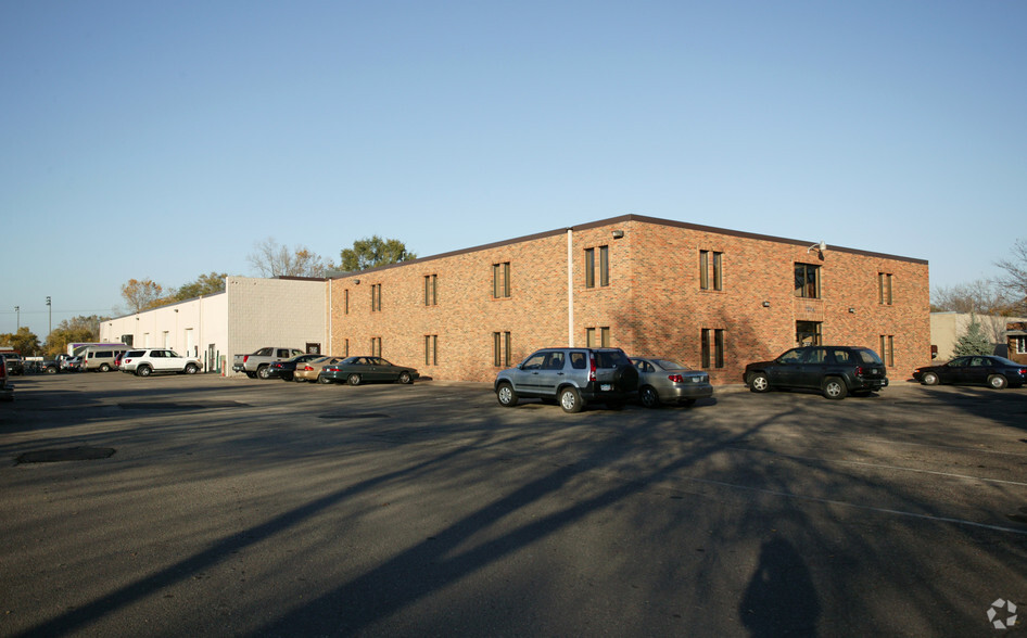 7204 27th St W, Saint Louis Park, MN à louer - Photo principale - Image 1 de 12