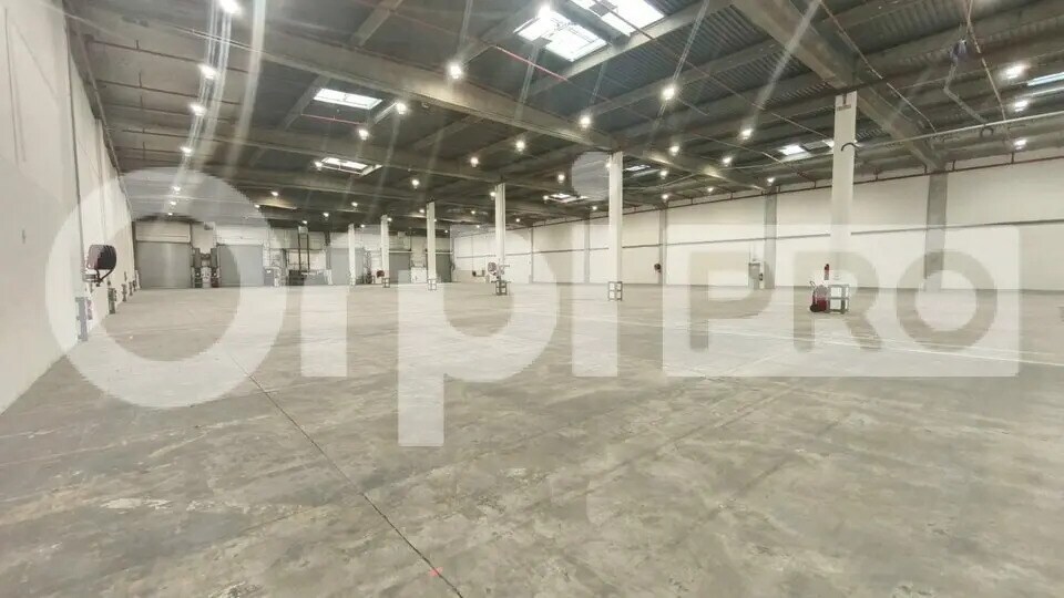 Industrial in Les Ulis for lease Interior Photo- Image 1 of 6