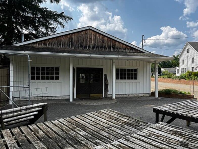 96 River Rd, East Hanover, NJ for lease - Primary Photo - Image 1 of 7