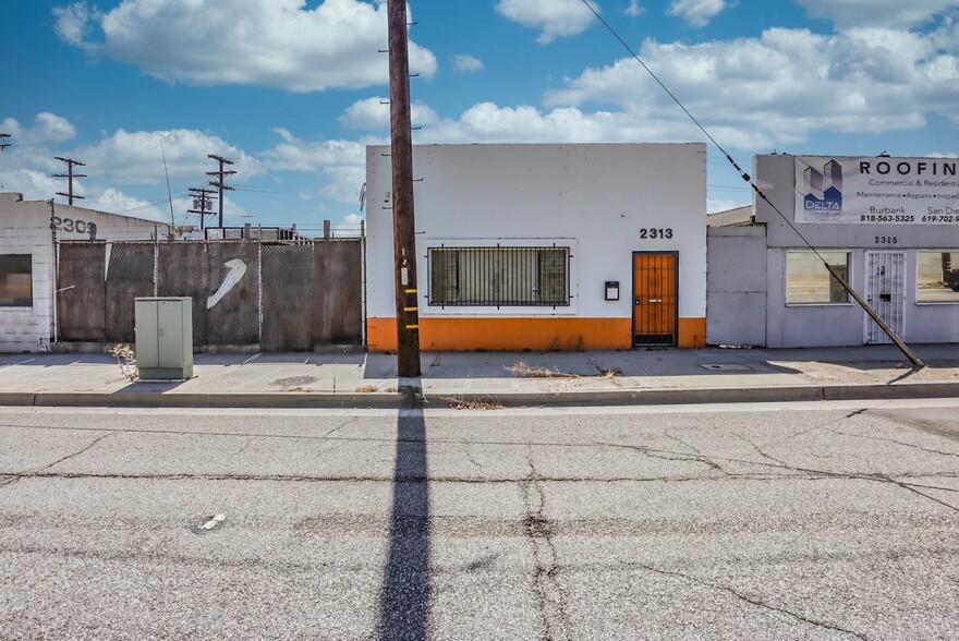 2311-2313 N San Fernando Blvd, Burbank, CA for sale - Building Photo - Image 1 of 1